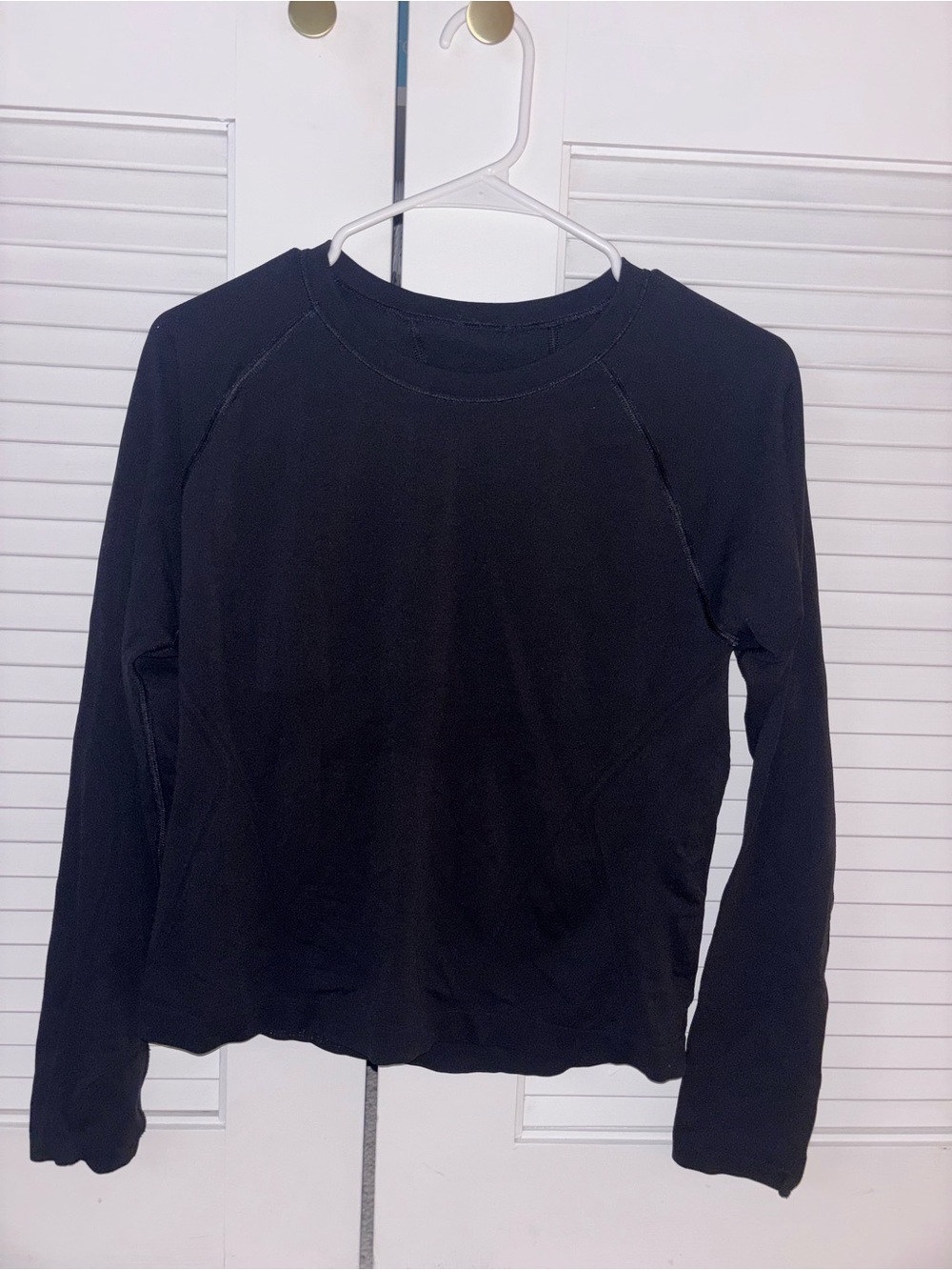 Athleta Black Long-Sleeve Crewneck Pullover
